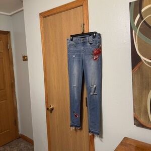 SP Black Label Size 27 w/Floral Embroidery Mid-Rise Distressed Skinny Leg Jeans